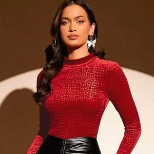 SHEIN Mock neck form fitted top